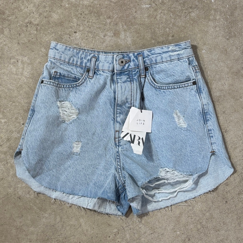 Zara Light Blue Distressed Jean Shorts Women’s Size 4 Raw Hem Zip Fly NWT